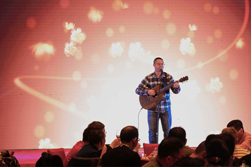 鍾燁慶吉他彈唱